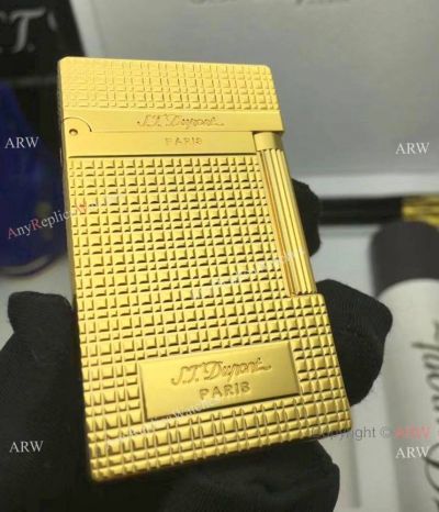 High Quality S. T. Dupont Lighter - Yellow Gold Lighter